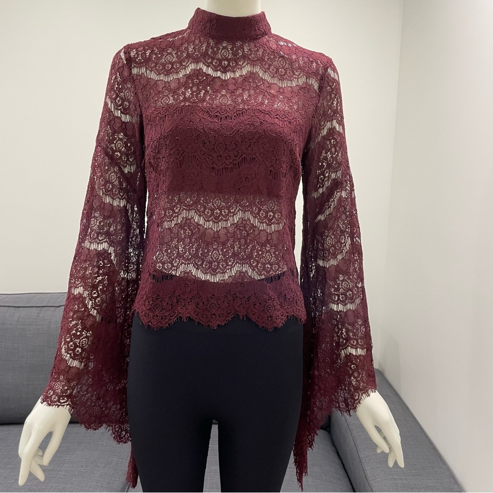 NWT GILBERT from MENDOCINO Burgundy Bell Sleeve Lace Blouse Size Medium